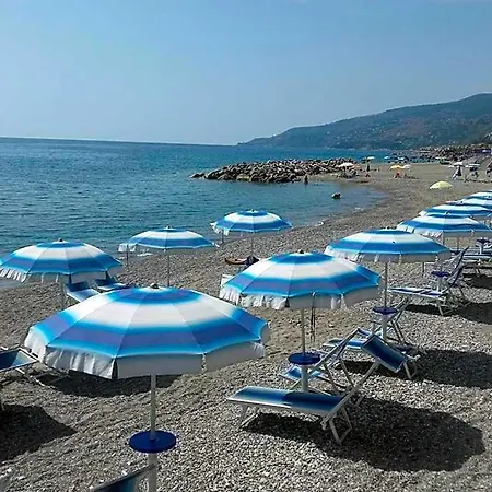 Hotel Sea Garden 3*