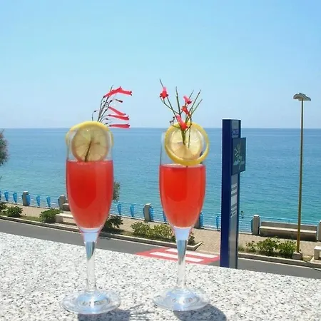 Sea Garden فندق أكوابيسا
